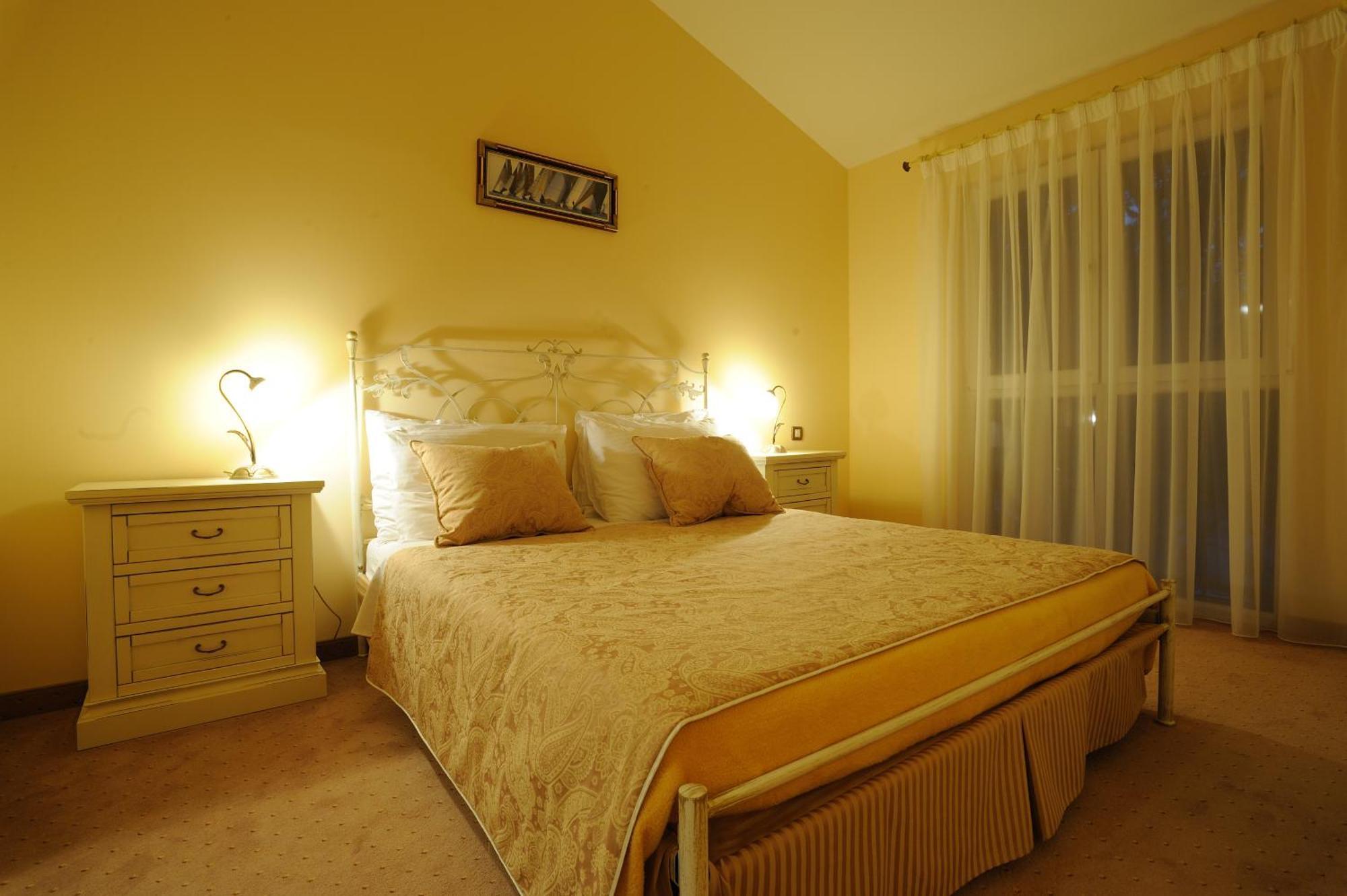 Hotel Solitudo Uble Buitenkant foto