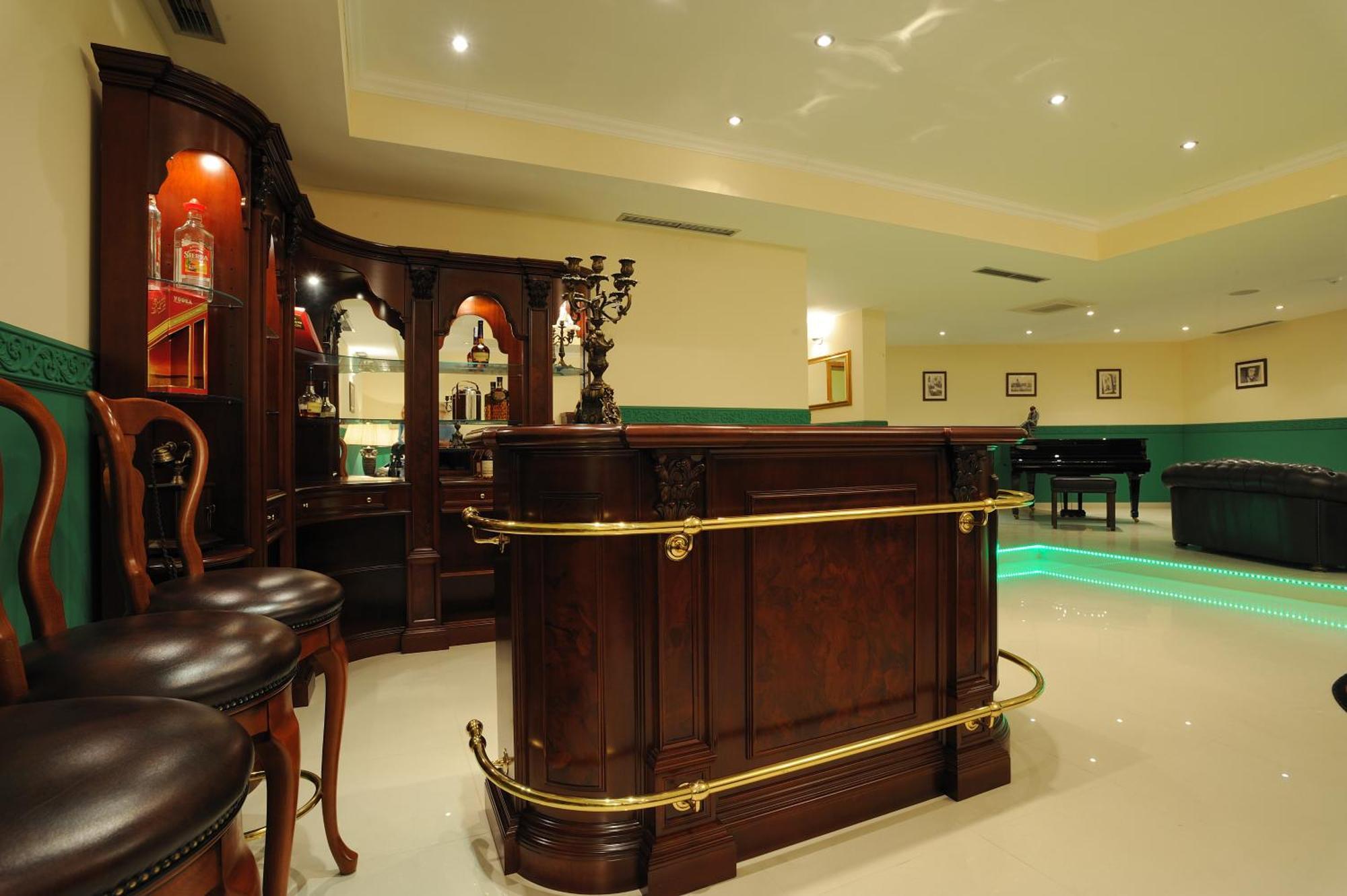 Hotel Solitudo Uble Buitenkant foto